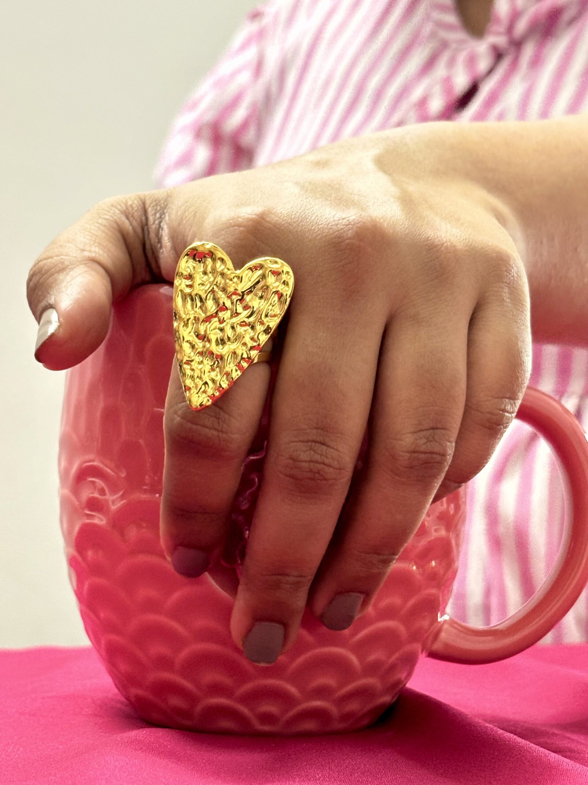 IMG_0683 Intricate Heart Statement Ring – Carved Metal Design, Bold & Sophisticated Style - Image 1