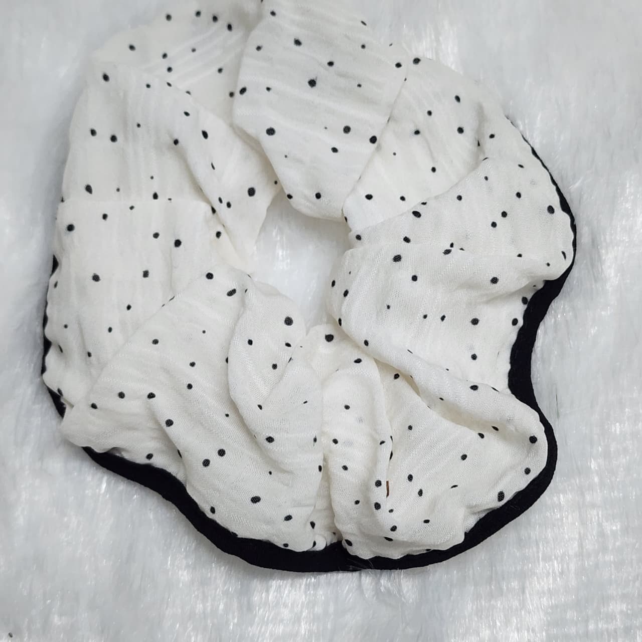 941749ac-3433-430d-b705-87bf04f92375 White Polka Dot Scrunchie - Image 1