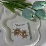 Sun shaped anti tarnish earring.