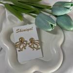 Octopus shaped anti tarnish earring.